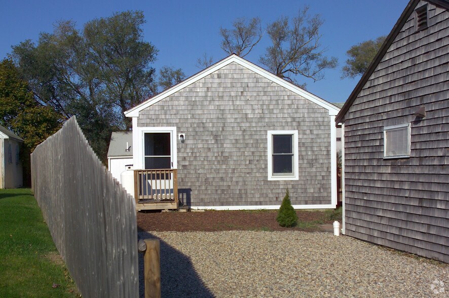 More Photos Of 36 Shank Painter Rd, Provincetown Office For Sale