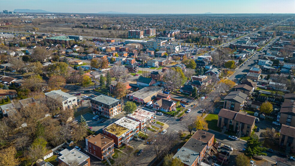 Primary Photo Of 235 Rue Notre-Dame, La Prairie Warehouse For Lease