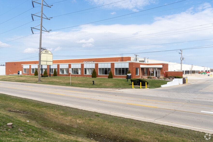 More Photos Of 3501 Mount Prospect Rd, Franklin Park Industrial For Sale