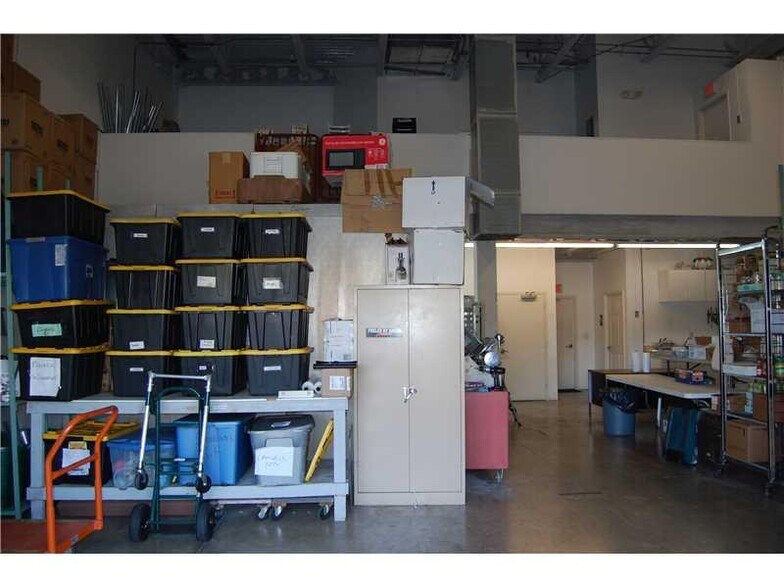More Photos Of 1011-1039 NW 31st Ave, Pompano Beach Manufacturing For Lease