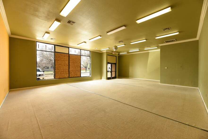 More Photos Of 850 W Main St, Merced Restaurant For Lease