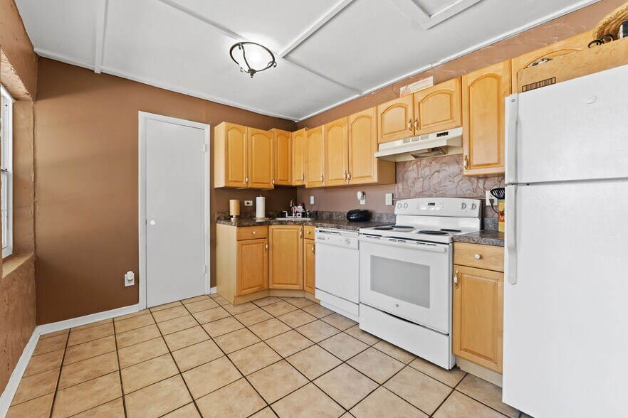 More Photos Of 925 Florida Ave, Palm Harbor Office Residential For Sale