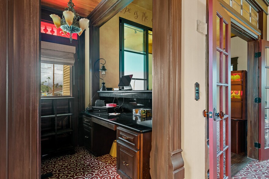 More Photos Of 214 E Olive Ave, Redlands Office For Sale
