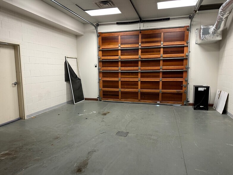 More Photos Of 6702 Pointe Inverness Way, Fort Wayne Office For Sale