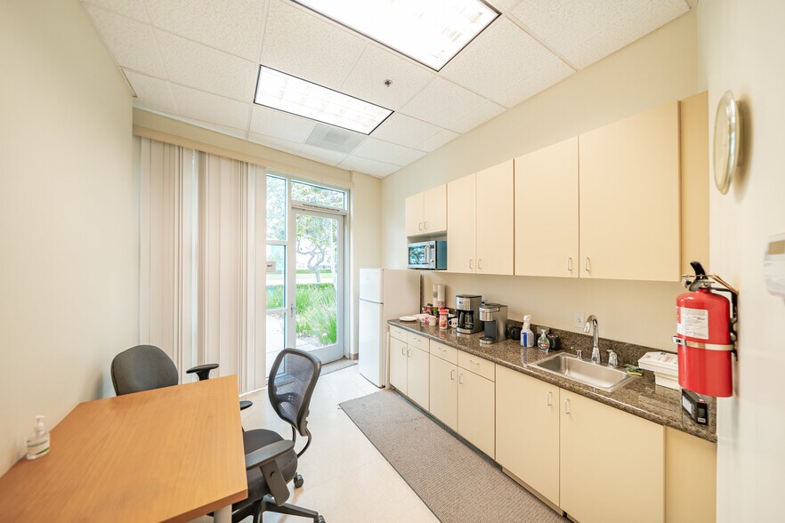 More Photos Of 9297-9311 Research Dr, Irvine Research And Development For Lease