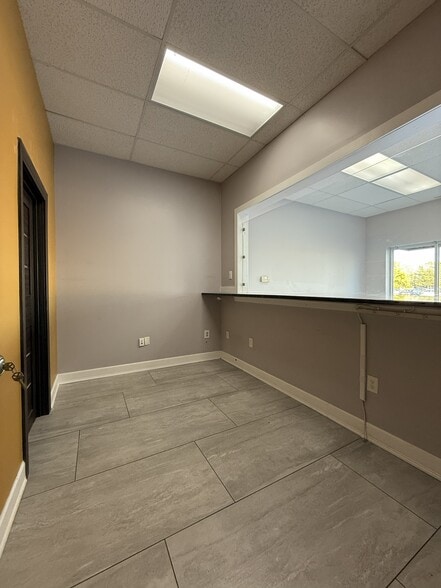 More Photos Of 721-739 Georgesville Rd, Columbus General Retail For Lease