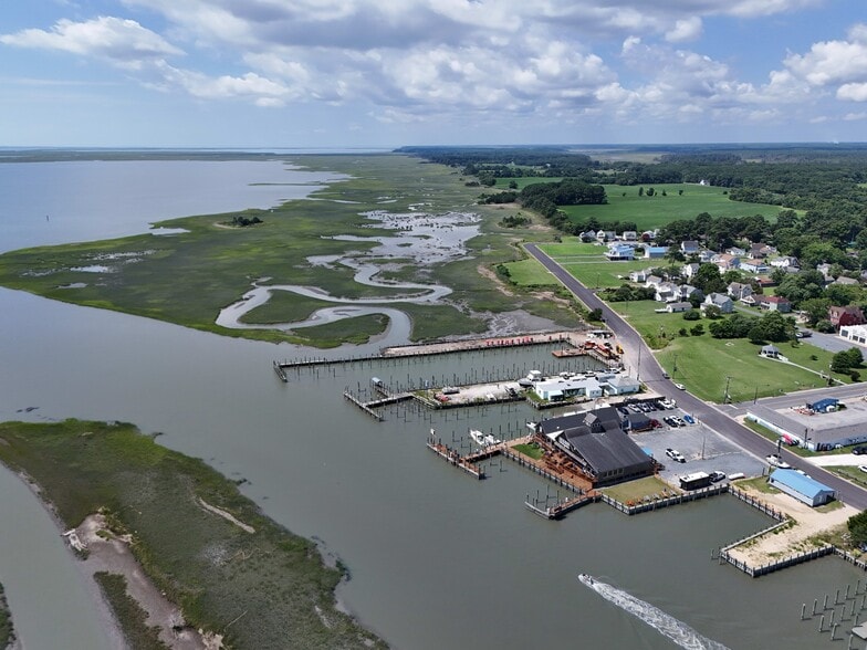 More Photos Of 15 Atlantic Ave, Wachapreague Marina For Sale