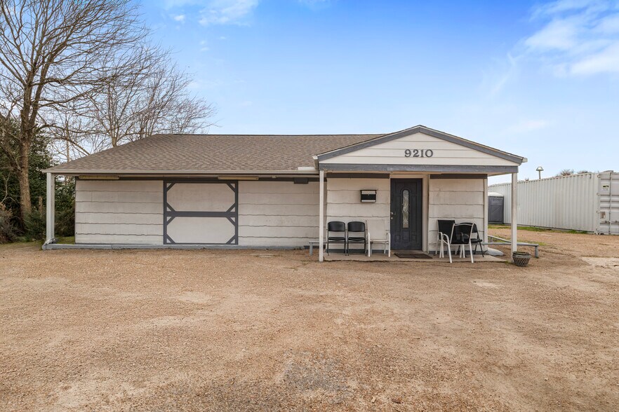 More Photos Of 9202 Ashville Dr, Houston Shelter For Sale