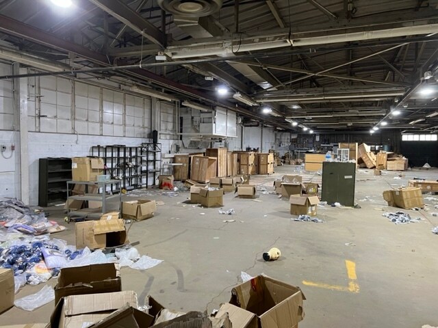 More Photos Of 100 Beecher Ave, Cheltenham Warehouse For Lease