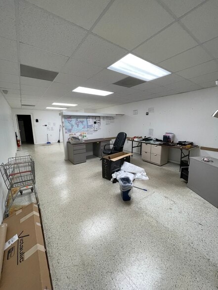 More Photos Of 3815 Bunker Hill Rd, Brentwood Warehouse For Sale