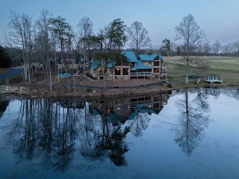 Primary Photo Of 201 Mountainside Pky, Ellijay Specialty For Sale