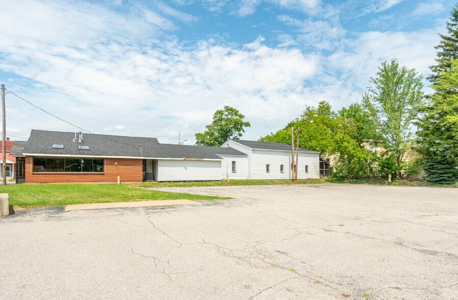 More Photos Of 1486 Abbott Rd, Lackawanna Freestanding For Sale