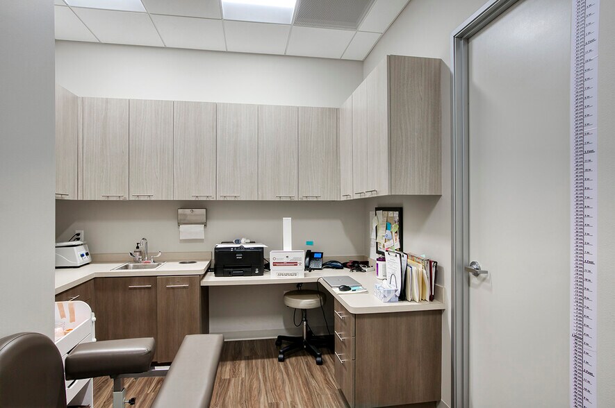 More Photos Of 11648 E Shea Blvd, Scottsdale Medical For Sale