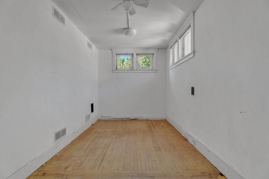 More Photos Of 51 Trumbull St, New Haven Office For Sale