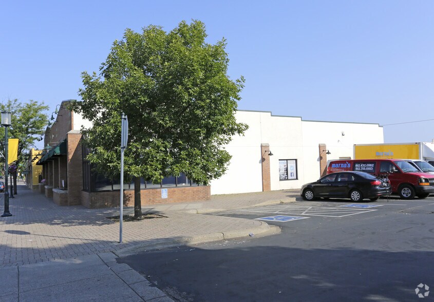 More Photos Of 4150-4154 W Broadway, Golden Valley Storefront For Sale