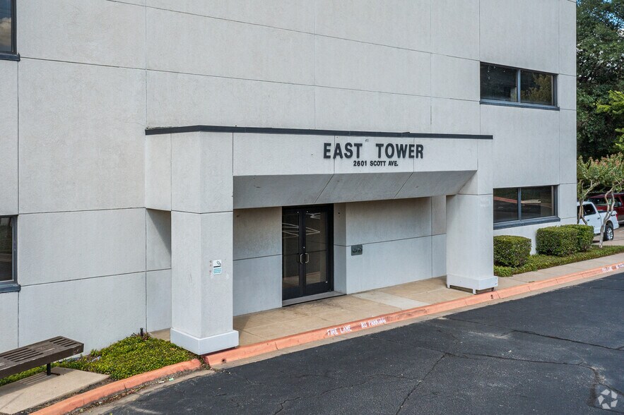 More Photos Of 2601 Scott Ave, Fort Worth Office For Lease