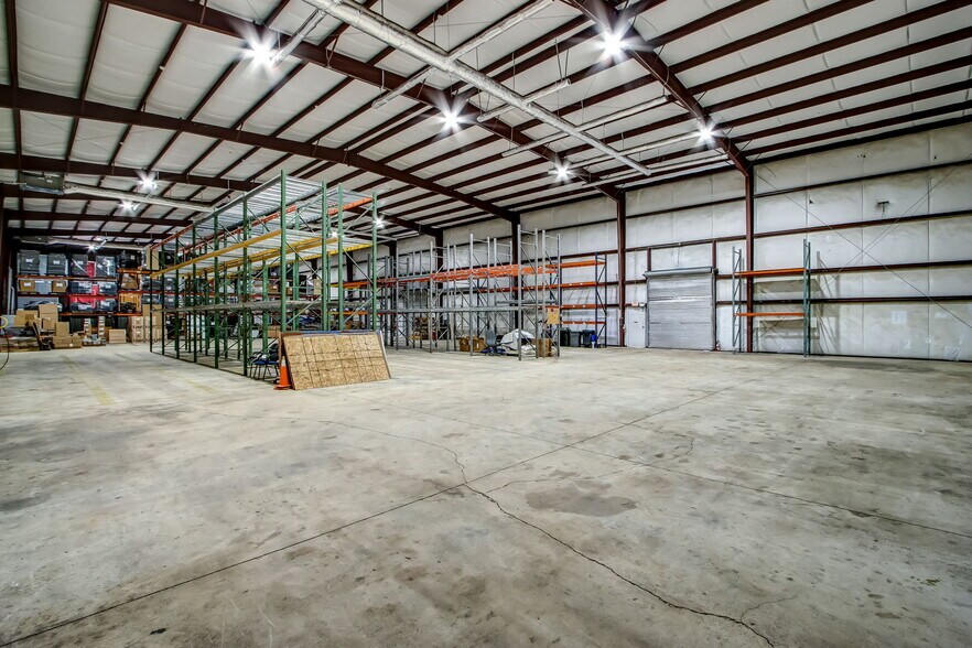 More Photos Of 10416 New Berlin Rd, Jacksonville Warehouse For Lease
