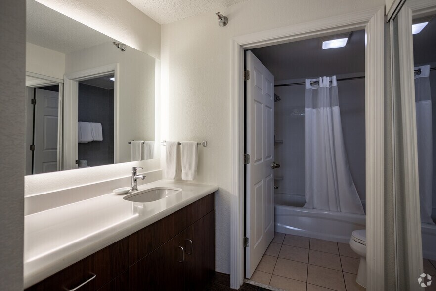 More Photos Of 1308 Freedom Rd, Cranberry Township Hotel For Sale