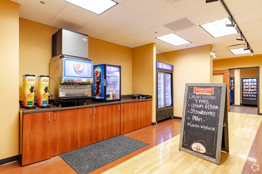 More Photos Of 1771 W Diehl Rd, Naperville Office For Lease