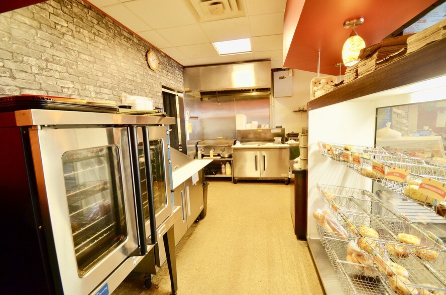 More Photos Of 4500-4520 City Line Ave, Philadelphia Unknown For Lease