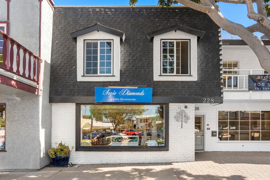 More Photos Of 224 Main St, Seal Beach Storefront For Sale