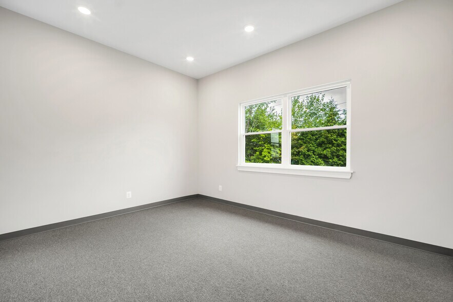 More Photos Of 2168 Bennett Rd, Philadelphia Warehouse For Lease