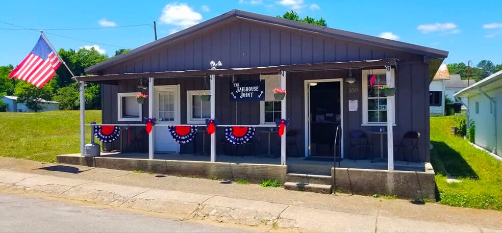 Primary Photo Of 339 Main St, Waterloo Restaurant For Sale