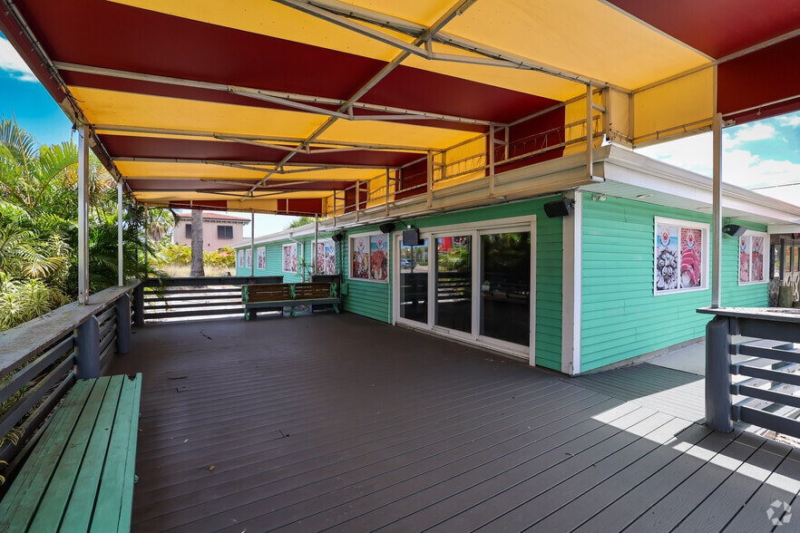 More Photos Of 425 E Eau Gallie Blvd, Satellite Beach Restaurant For Lease