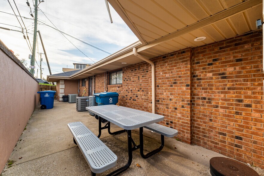 More Photos Of 5555 Us-60 E, Huntington Office For Sale