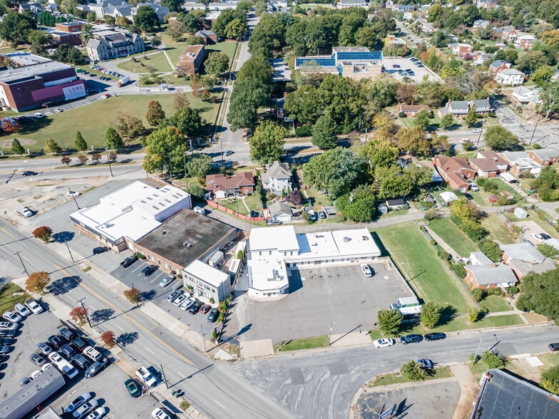 More Photos Of 2400-2406 Northumberland Ave, Richmond Unknown For Lease