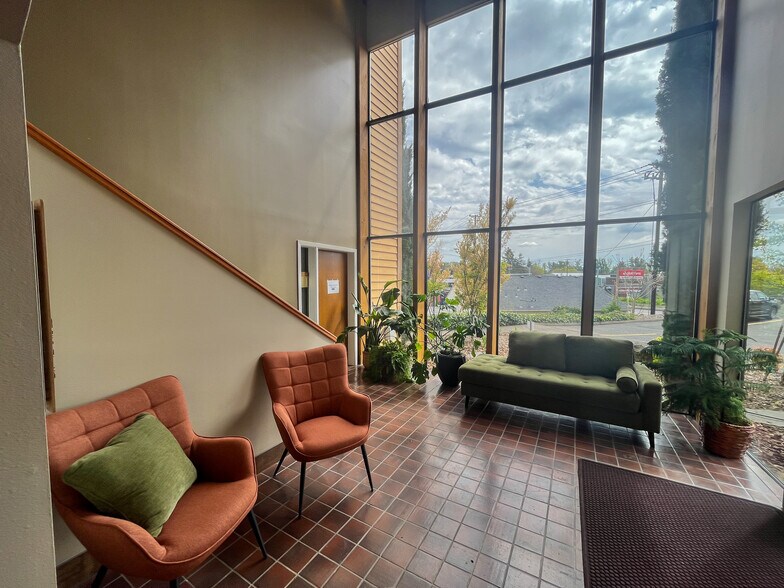 More Photos Of 525 Glen Creek Rd NW, Salem Office For Sale