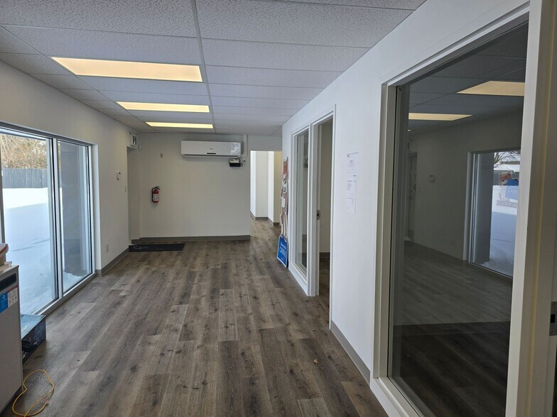More Photos Of 80 Adelaide St N, London Auto Repair For Lease
