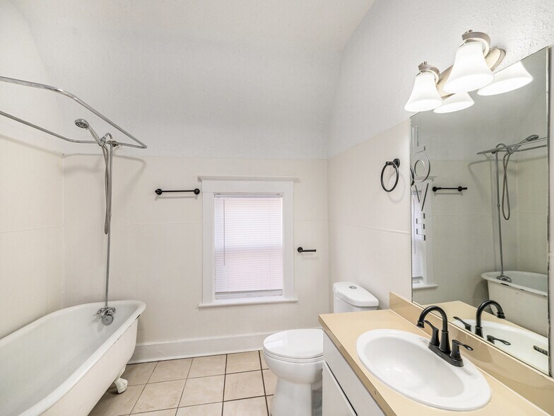 More Photos Of 1618 S 32nd Ave, Omaha Apartments For Sale