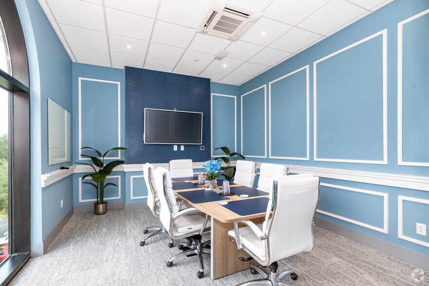 More Photos Of 1301 Industrial Dr, Crestview Coworking Space