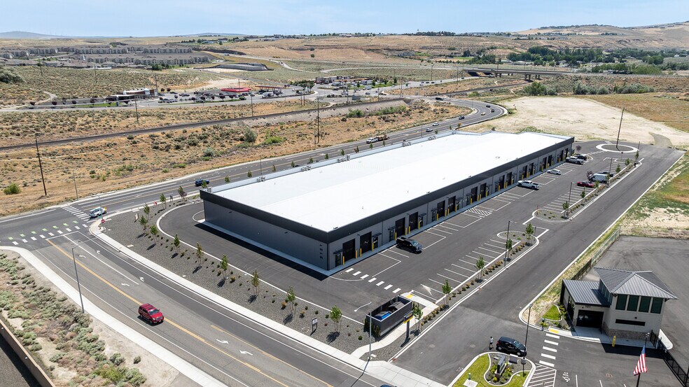 More Photos Of 3121 Leslie Rd rd, Richland Distribution For Lease