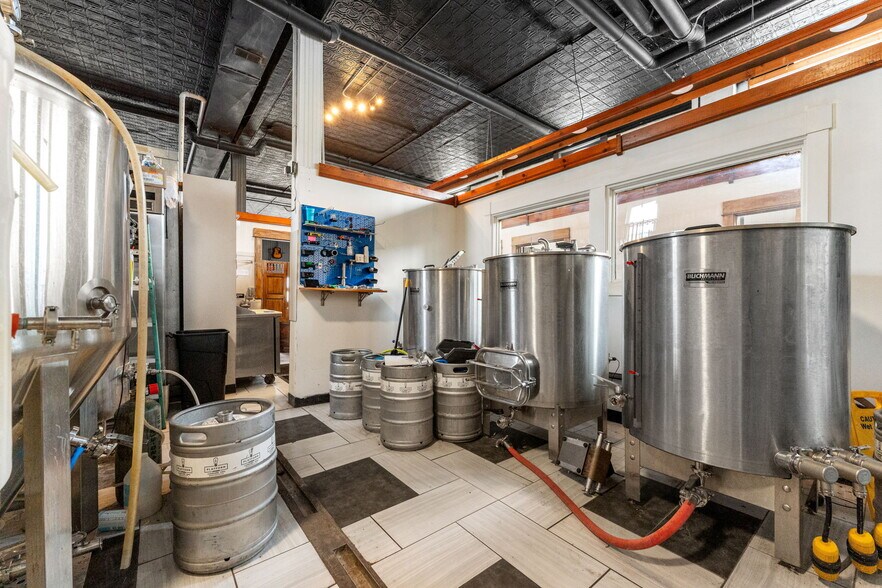 More Photos Of 10 N Bierma St, Wheatfield Bar For Sale