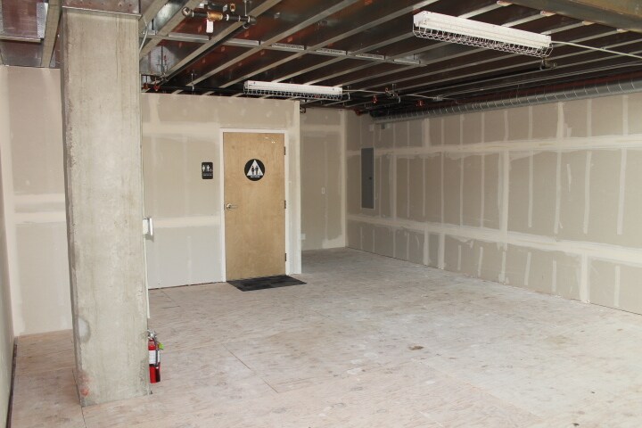 More Photos Of 33 Seneca Ave, San Francisco Apartments For Lease