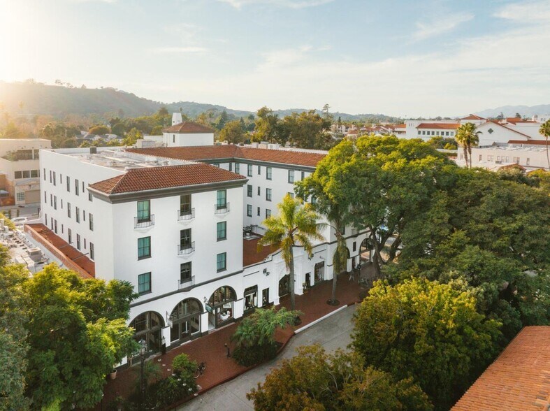 Primary Photo Of 527-537 State St, Santa Barbara Hotel For Lease