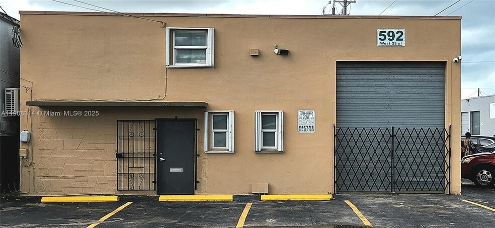 More Photos Of 592-598 W 28th St, Hialeah Warehouse For Lease