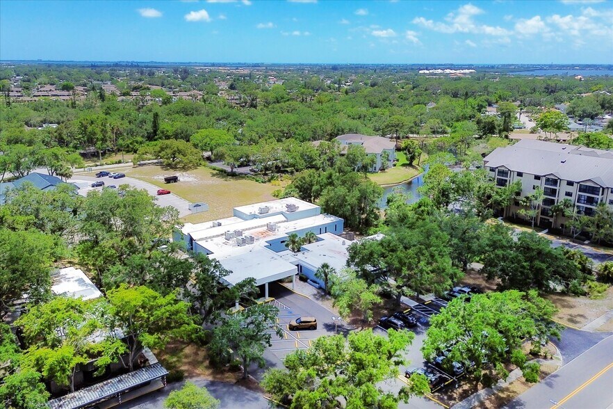 Primary Photo Of 6215 21st Ave, Bradenton Medical For Sale