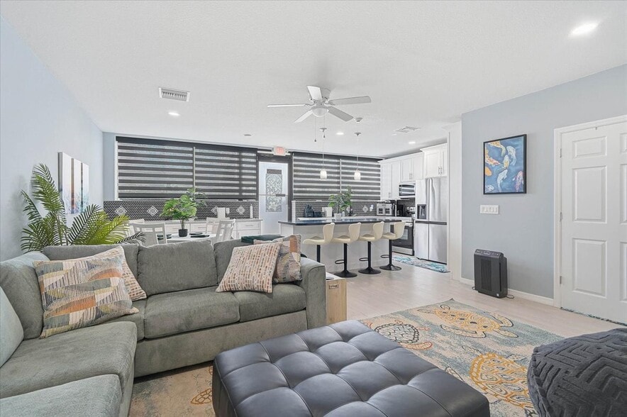 More Photos Of 2160 Gulf Gate Dr, Sarasota Storefront For Sale