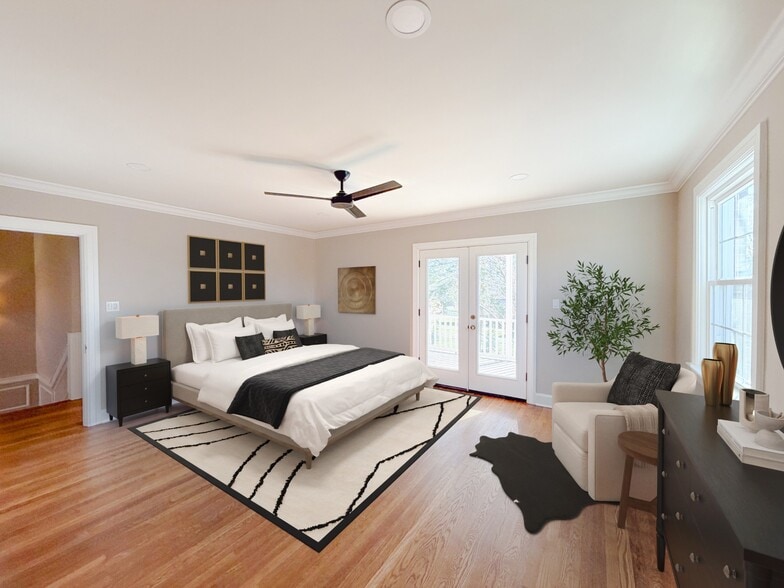 More Photos Of 621 E College St, Pulaski Hotel For Sale