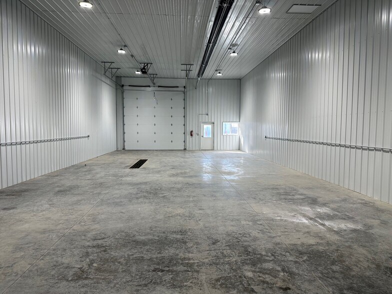 More Photos Of 4501 Pro Farmer Rd SW, Cedar Rapids Warehouse For Lease