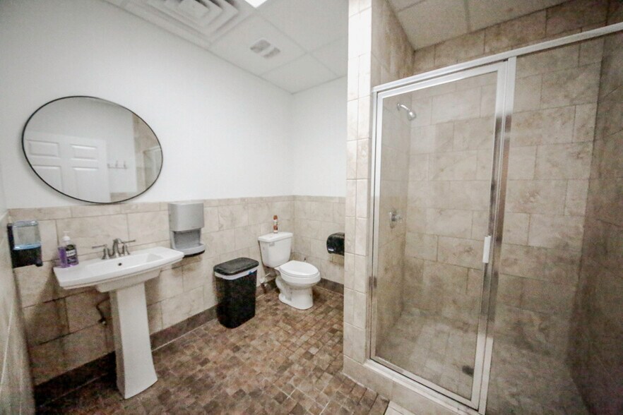 More Photos Of 203 E Military Rd, Marion Storefront Retail Office For Sale