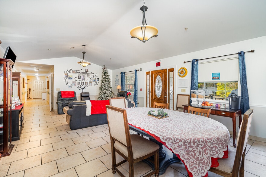 More Photos Of 2415A-2415B-2441 S Center St, Hickory Assisted Living For Sale