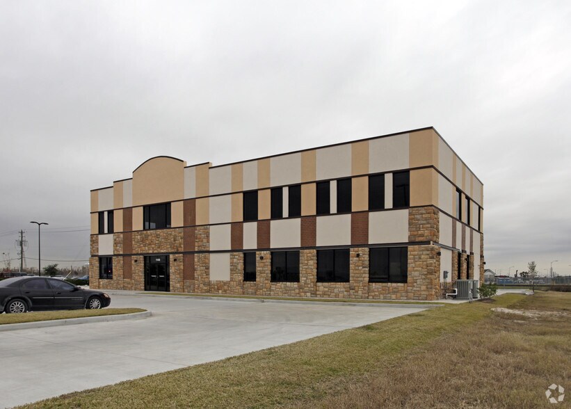 More Photos Of 11450 Space Center Blvd, Houston Medical For Sale