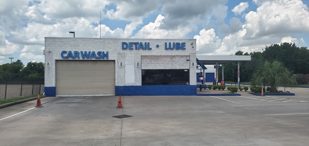 Primary Photo Of 2030 Highway 6 S, Houston Carwash For Sale