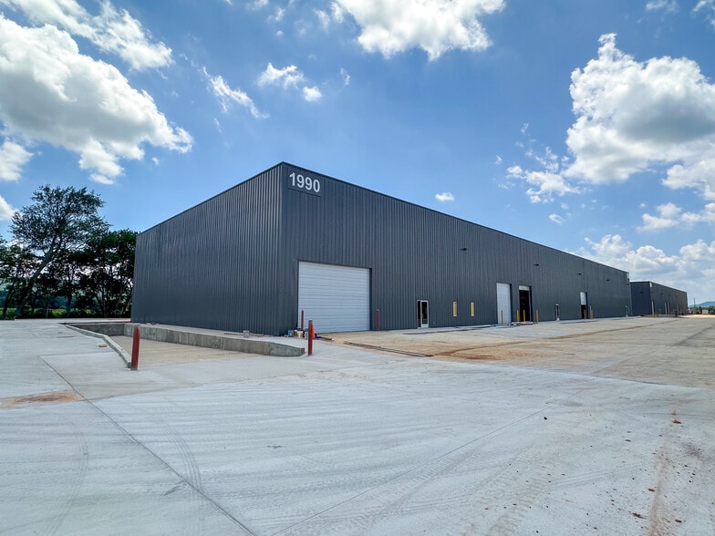 More Photos Of 2000 Bob Wade NW ln, Huntsville Warehouse For Lease