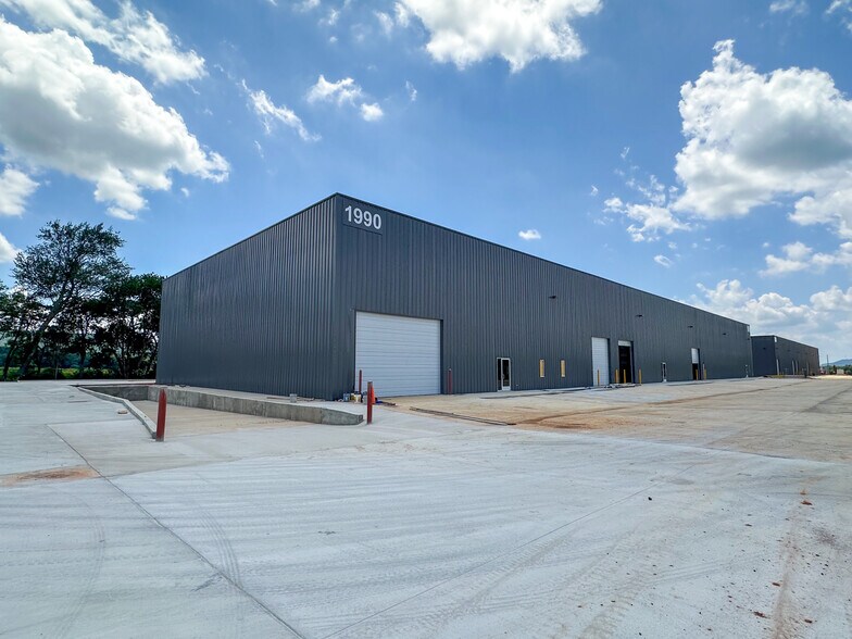 More Photos Of 2000 Bob Wade NW ln, Huntsville Industrial For Lease