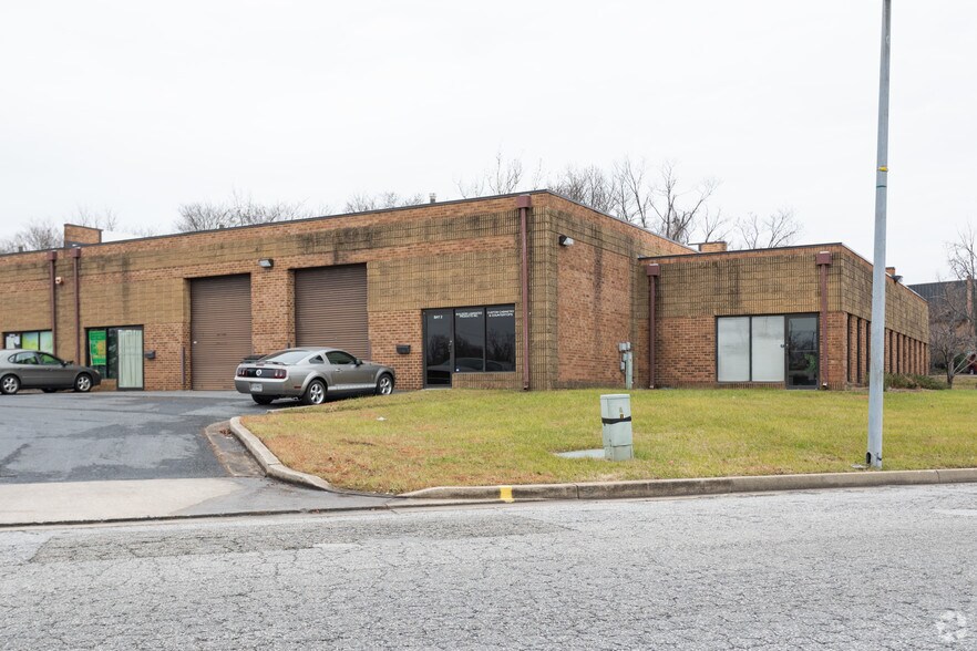 More Photos Of 4 Nashua Ct, Essex Light Distribution For Lease